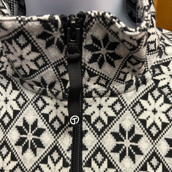T By Talbots HALF ZIP PULLOVER DIAMOND SNOWFLAKE Fair Isle M Jacket Sweater - Picture 5 of 9